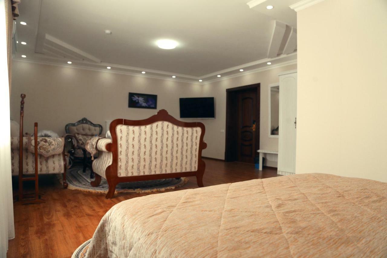 Bravolyuks Hotel Urgentj Eksteriør billede