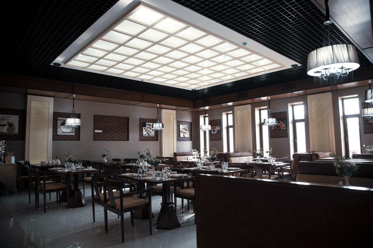 Bravolyuks Hotel Urgentj Eksteriør billede